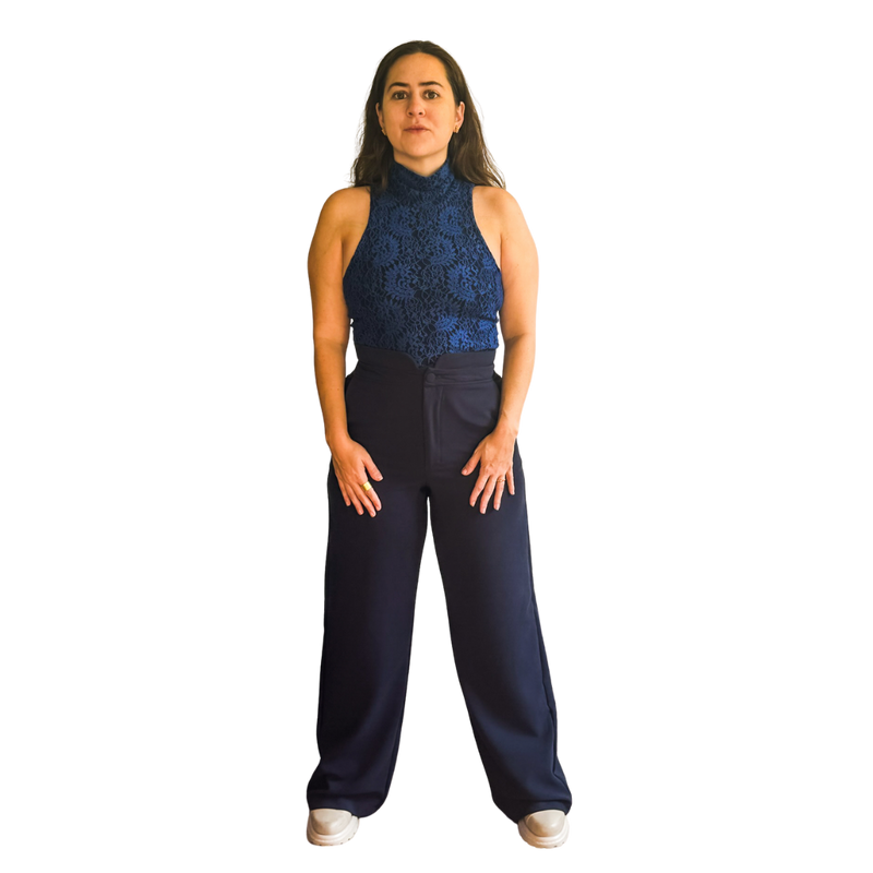 Model wearing size 3